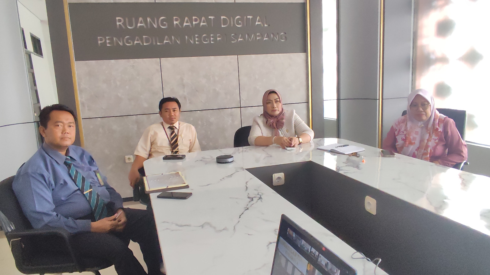 20241218  ImplemnetasiLayananHukumCover